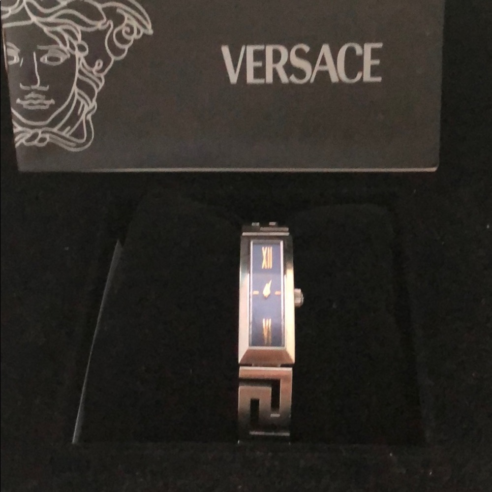 Versace Watch - Picture 5 of 6